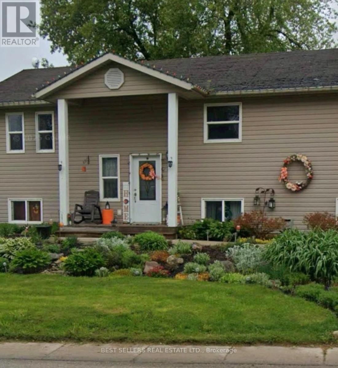 160 ELORA STREET W, Mapleton, Ontario