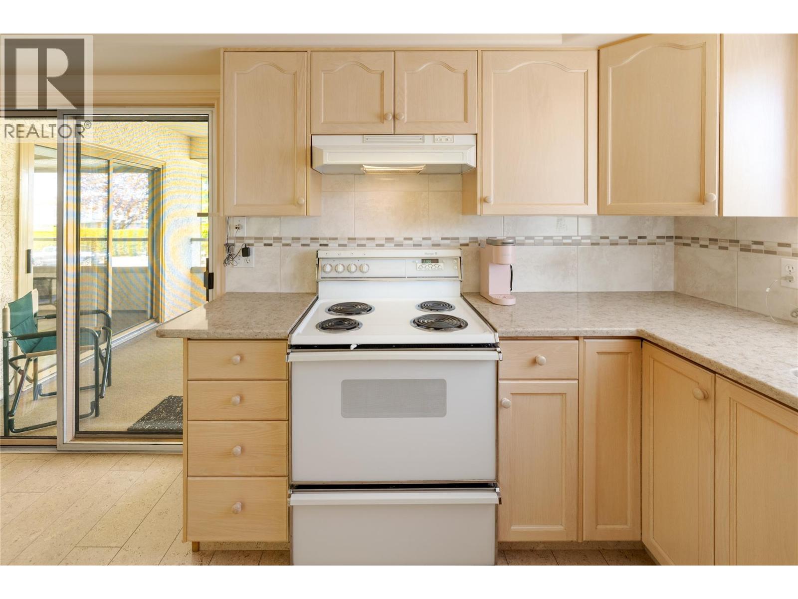 3335 Richter Street Unit# 215, Kelowna, British Columbia  V1W 3Y1 - Photo 6 - 10385047