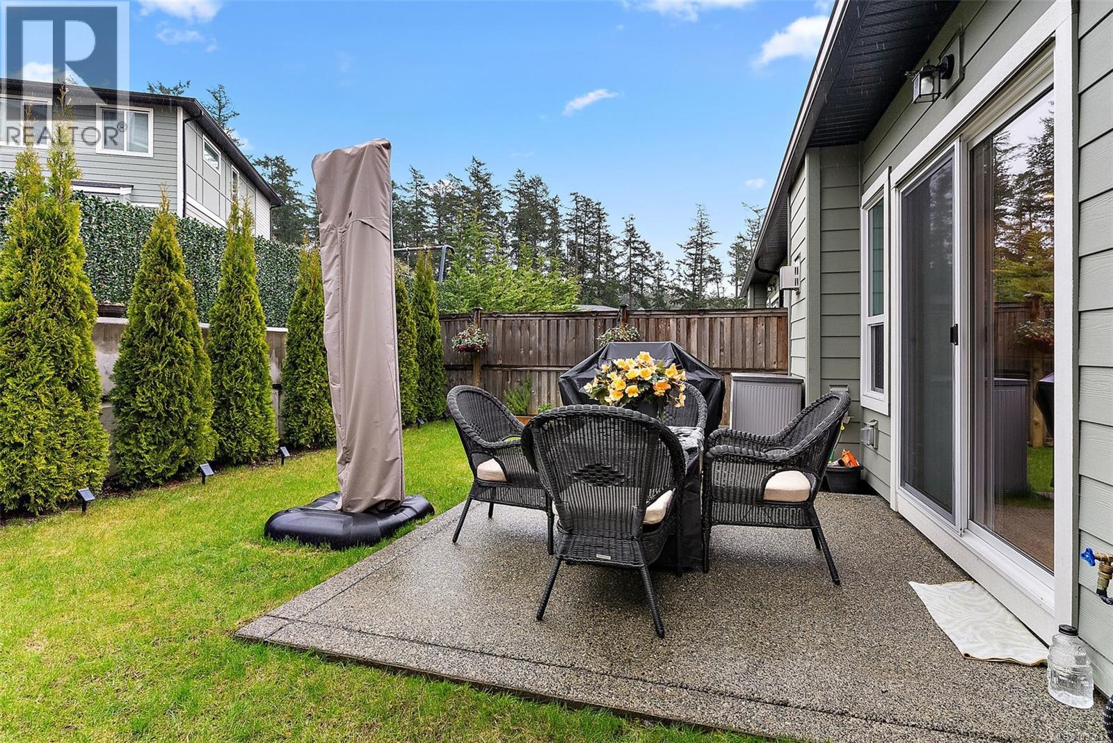 8 West Park Pl, View Royal, British Columbia  V9B 3R9 - Photo 5 - 1033533