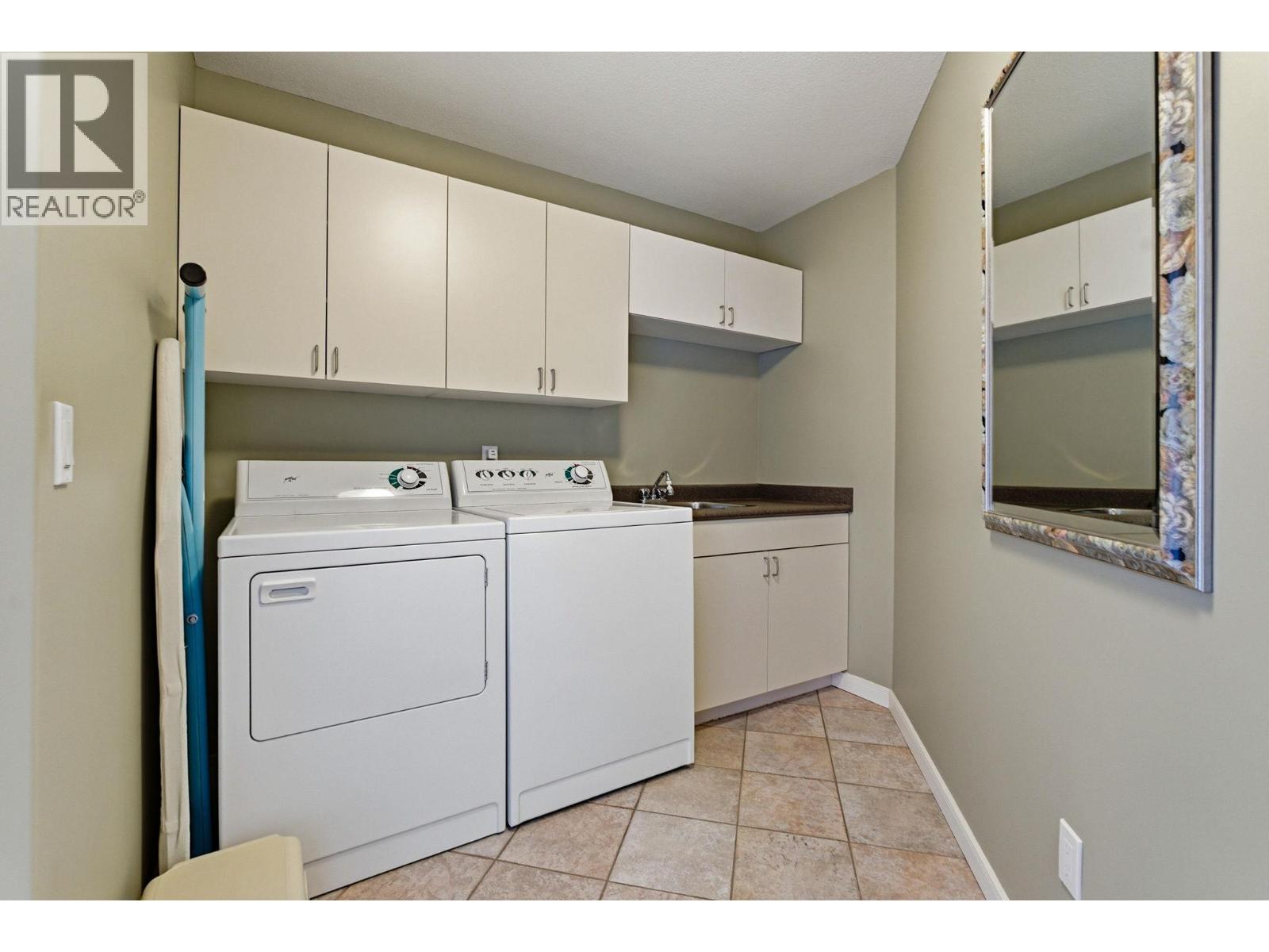 2229 Capistrano Drive, Kelowna, British Columbia  V1V 2A2 - Photo 29 - 10383569