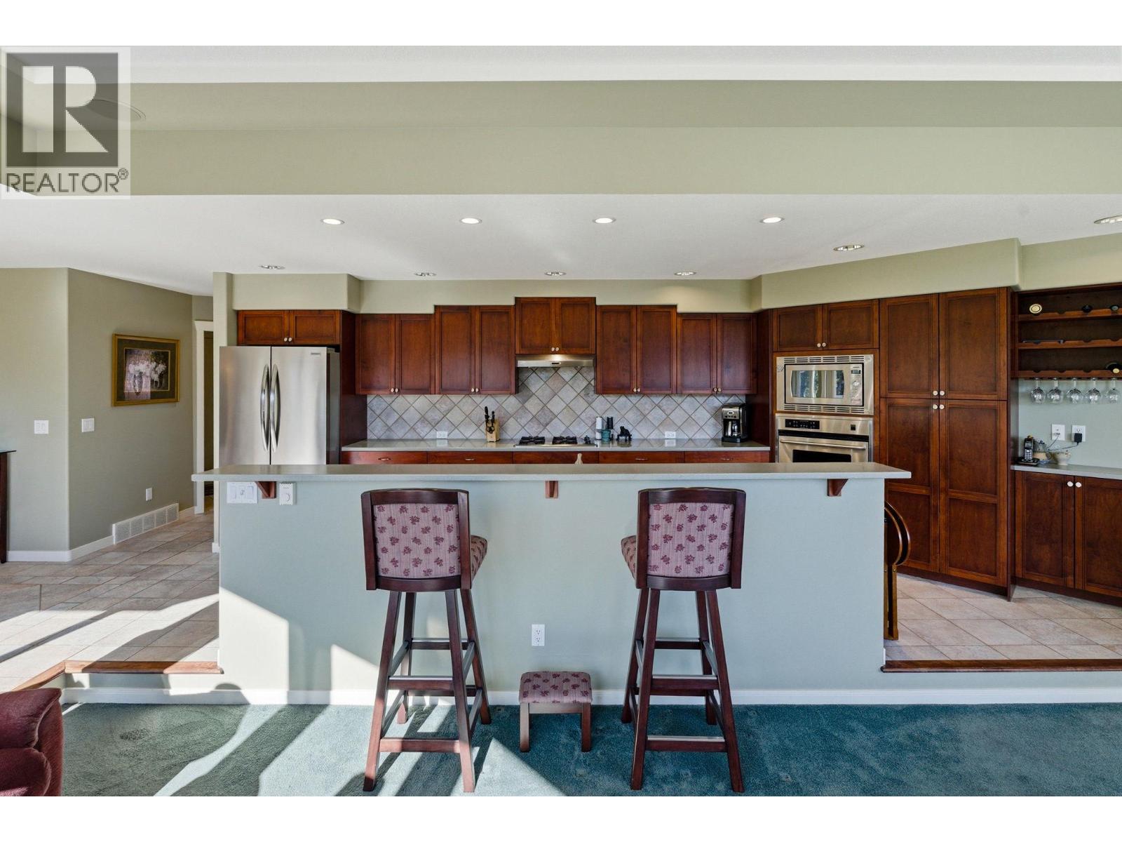 2229 Capistrano Drive, Kelowna, British Columbia  V1V 2A2 - Photo 9 - 10383569