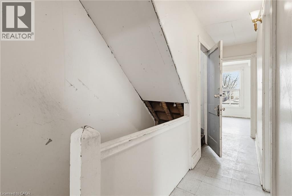 39 Munroe Street, Hamilton, Ontario  L8L 3V6 - Photo 14 - 40825292