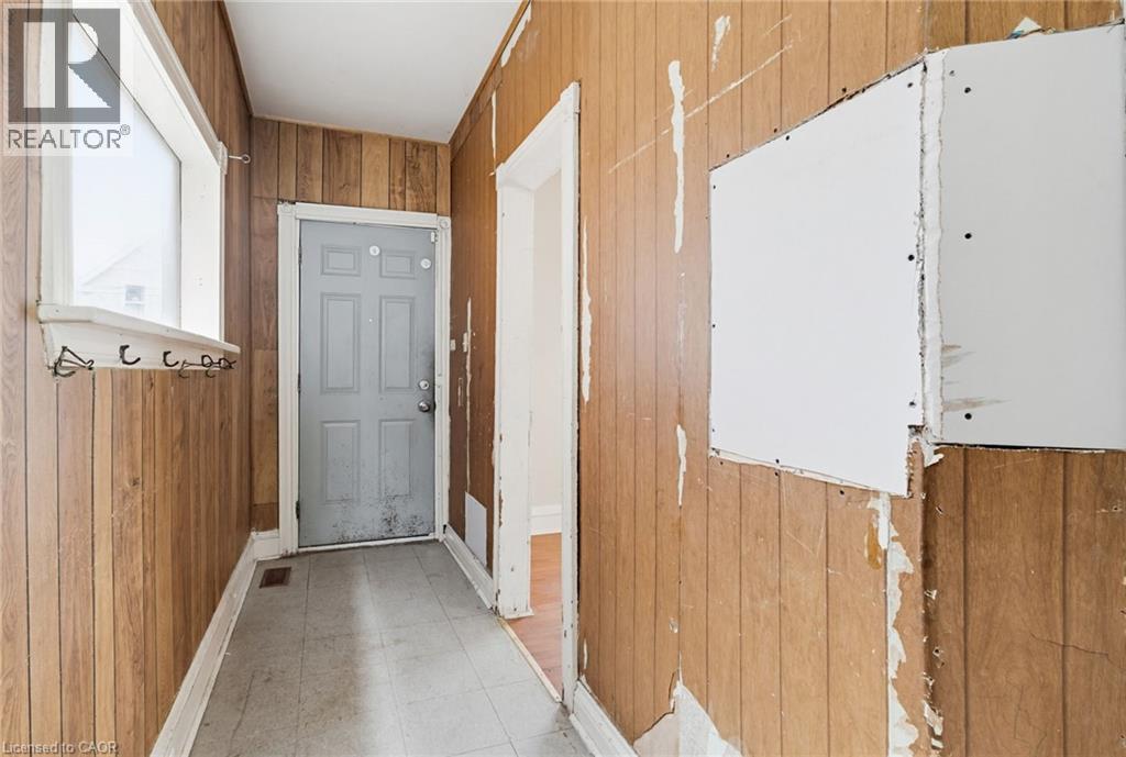 39 Munroe Street, Hamilton, Ontario  L8L 3V6 - Photo 4 - 40825292