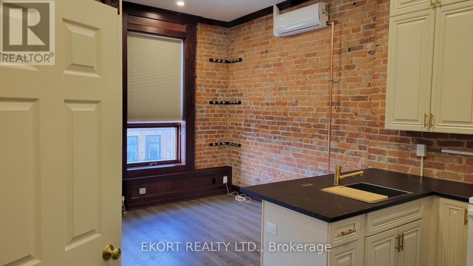 5 - 251 Front Street, Belleville (Belleville Ward), Ontario  K8N 2Z6 - Photo 3 - X13059082