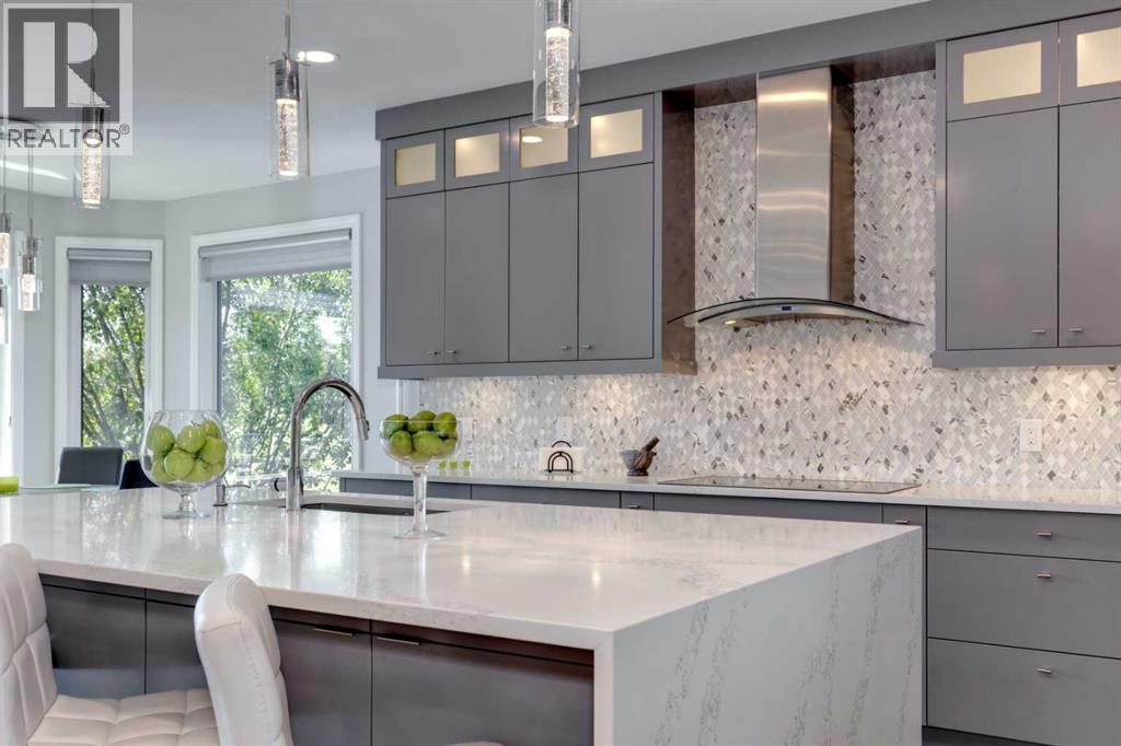 8 Cameron Close, Okotoks, Alberta  T1S 1V1 - Photo 9 - A2279771