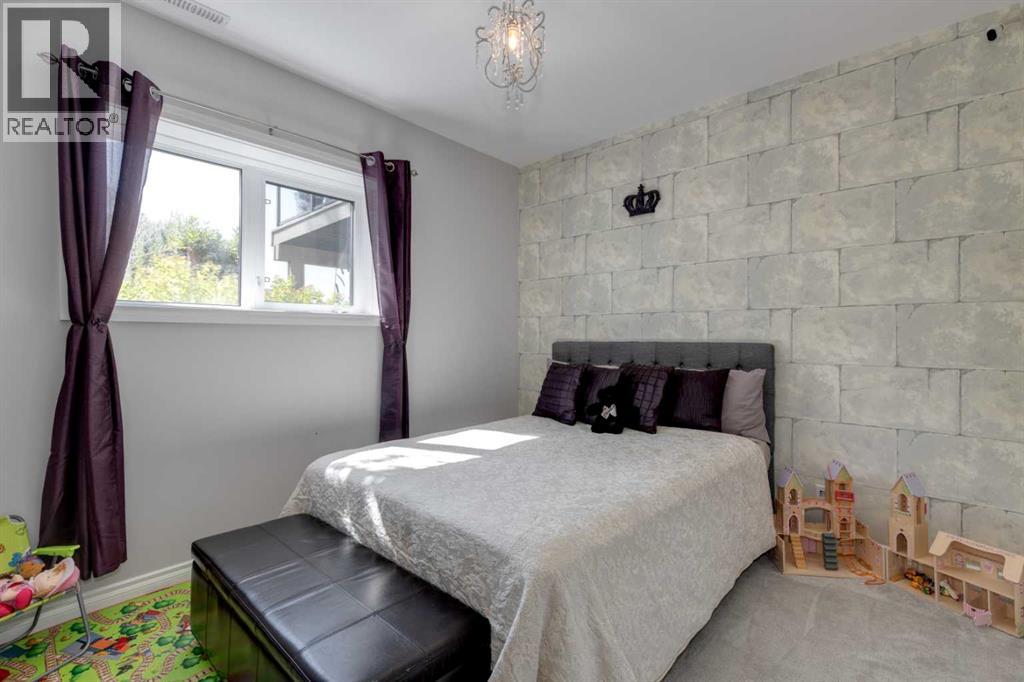 8 Cameron Close, Okotoks, Alberta  T1S 1V1 - Photo 37 - A2279771