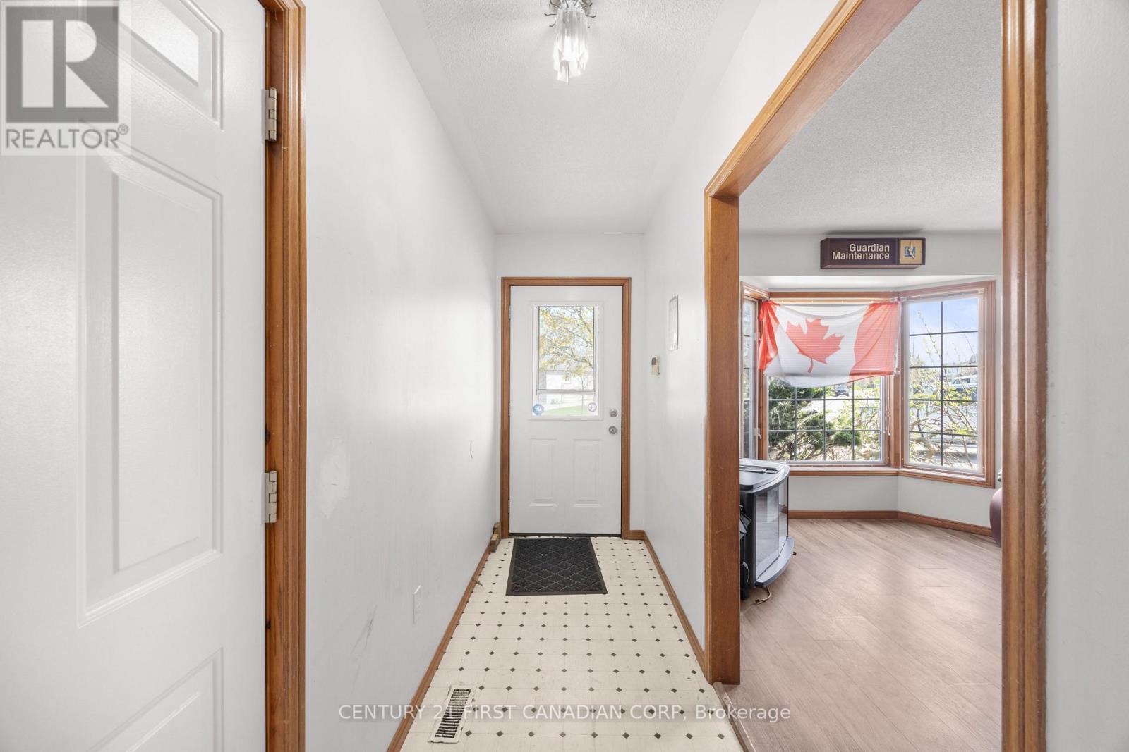 351 Fleming Drive, London East, Ontario  N5V 4Y6 - Photo 4 - X13059224