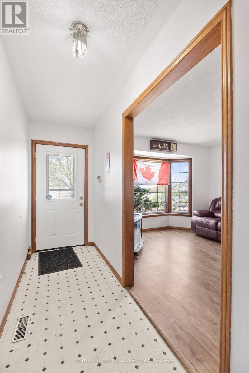 351 Fleming Drive, London East, Ontario  N5V 4Y6 - Photo 5 - X13059224