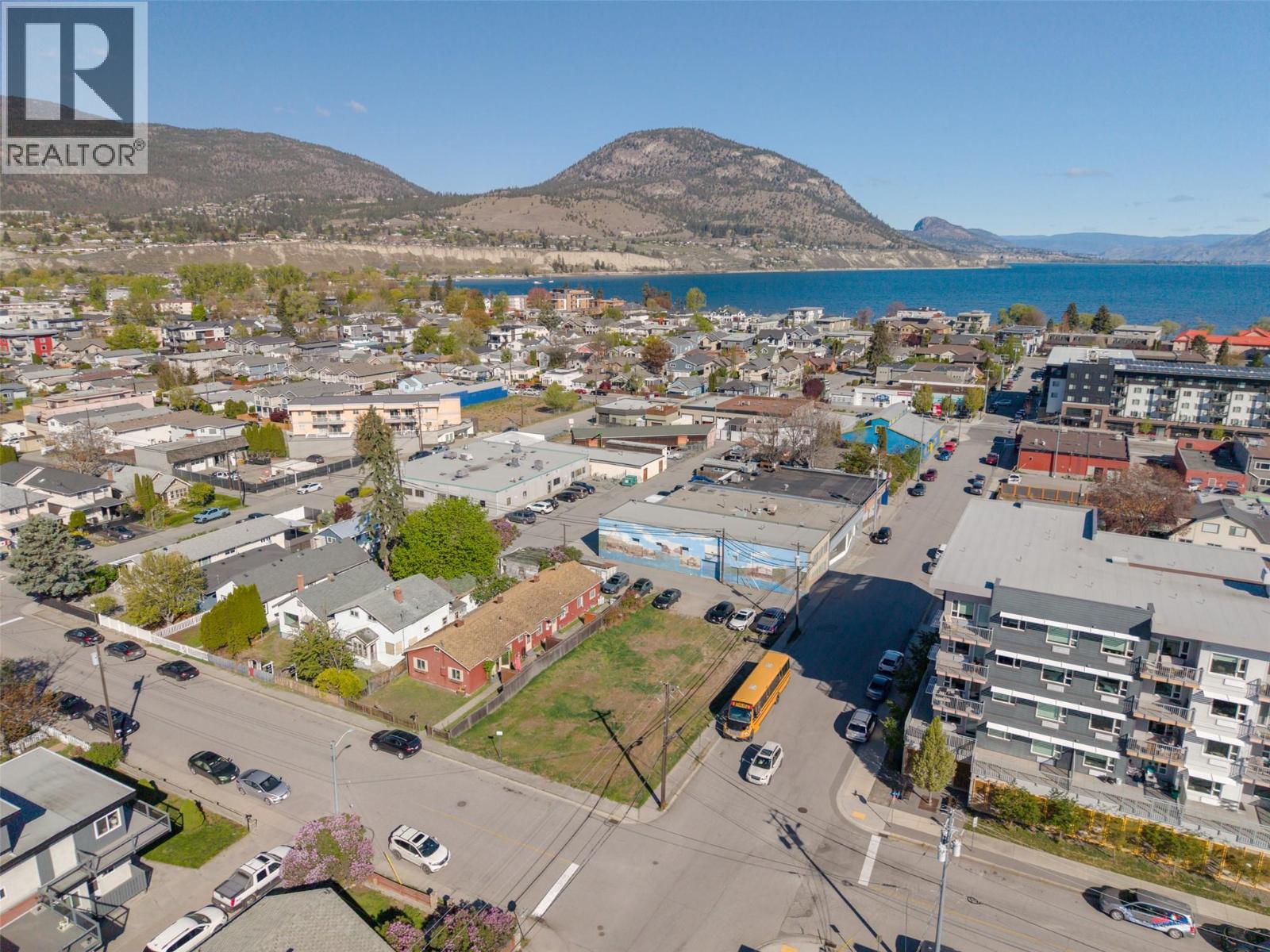 303 Nanaimo Avenue W, Penticton, British Columbia  V2A 1N8 - Photo 4 - 10385002