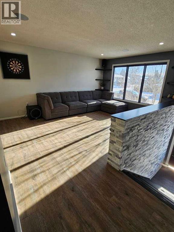 23 Strong Avenue SE, Medicine Hat, Alberta  T1B 3E8 - Photo 3 - A2294858