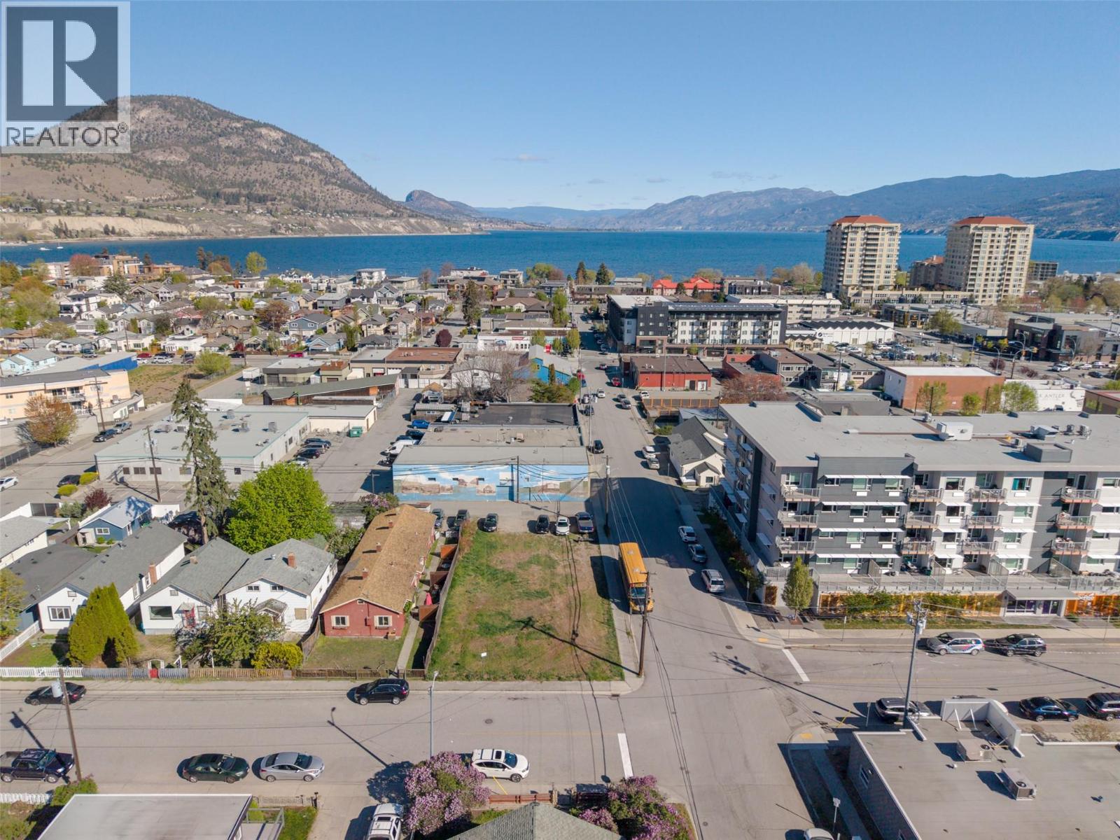 303 Nanaimo Avenue W, Penticton, British Columbia  V2A 1N8 - Photo 4 - 10385007