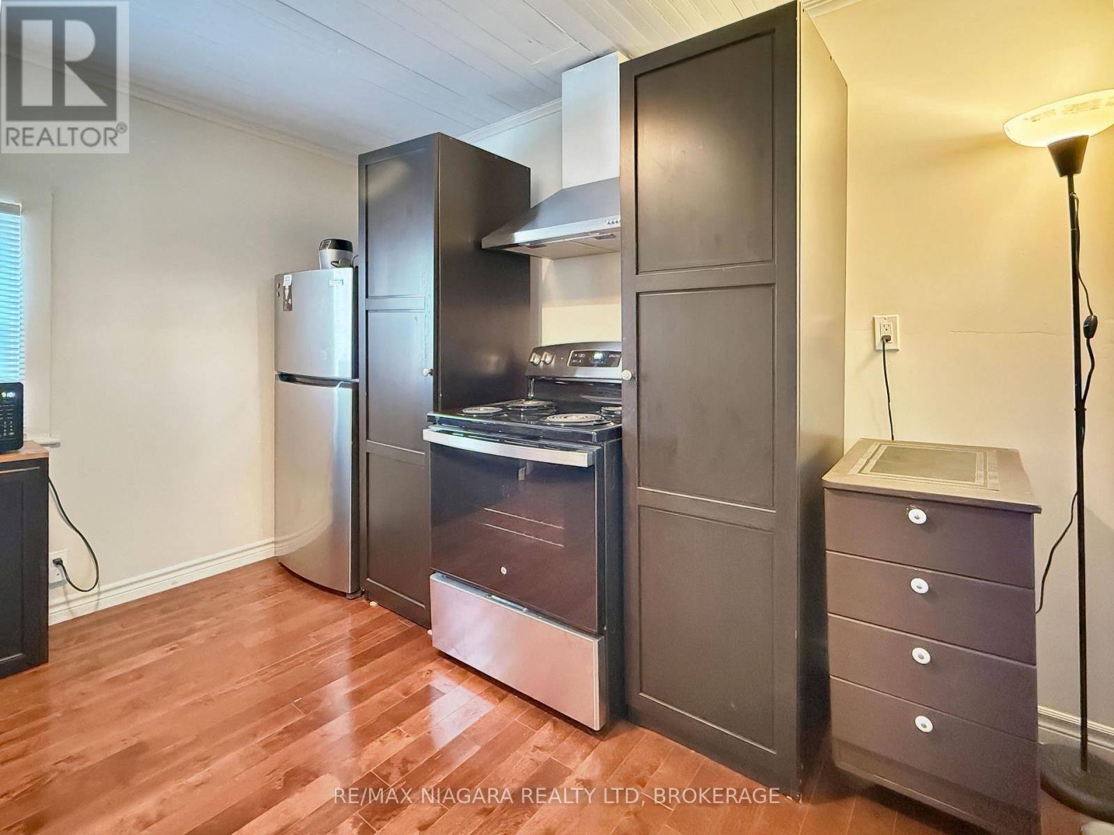 228 Courtwright Street, Fort Erie (Central), Ontario  L2A 2R8 - Photo 10 - X13059158