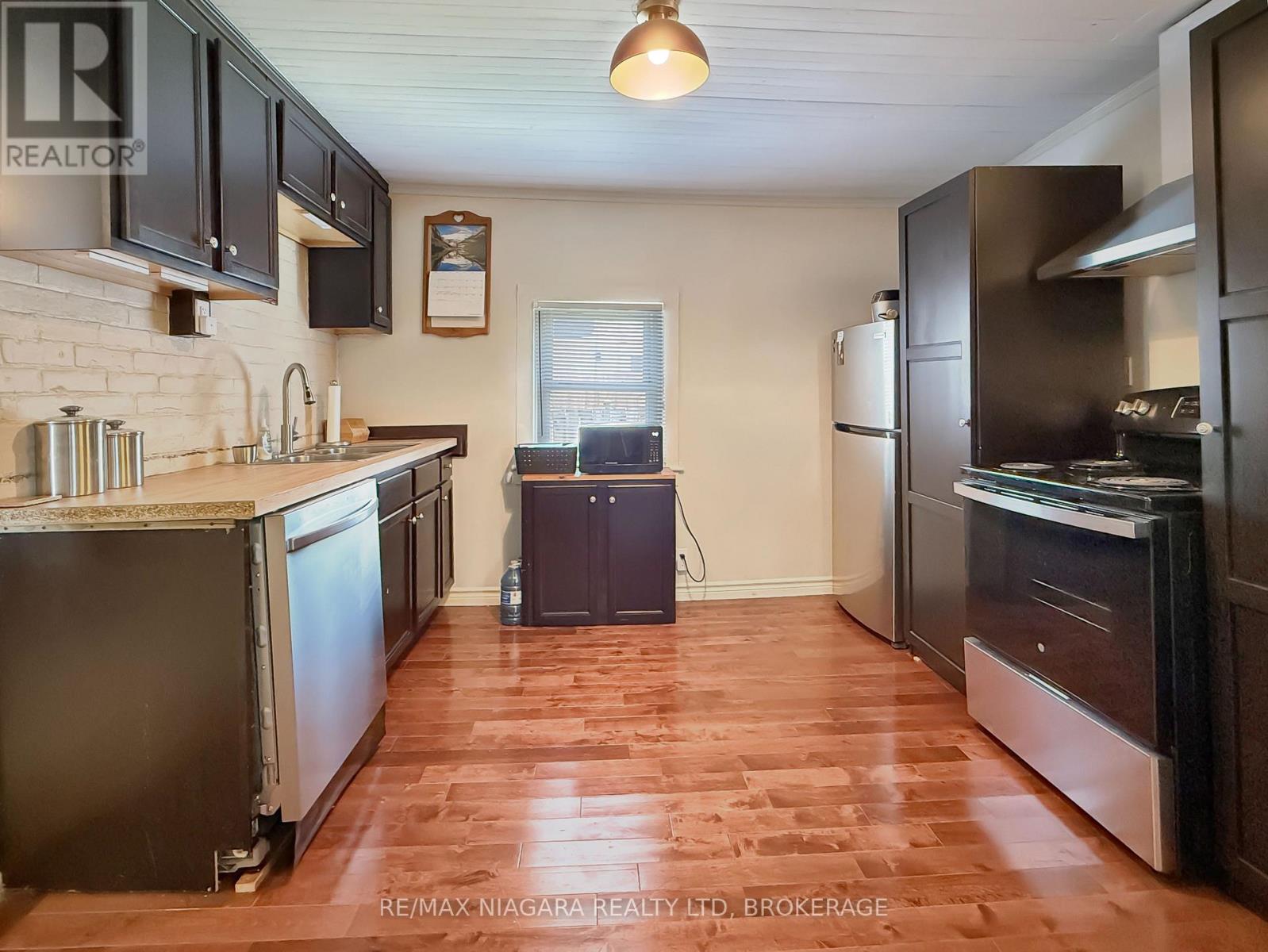 228 Courtwright Street, Fort Erie (Central), Ontario  L2A 2R8 - Photo 12 - X13059158