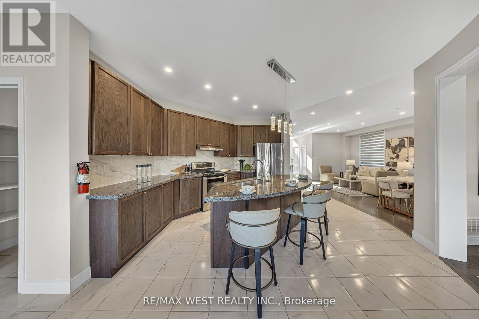 2485 Bandsman Crescent, Oshawa, Ontario  L1L 0M1 - Photo 9 - E12945986