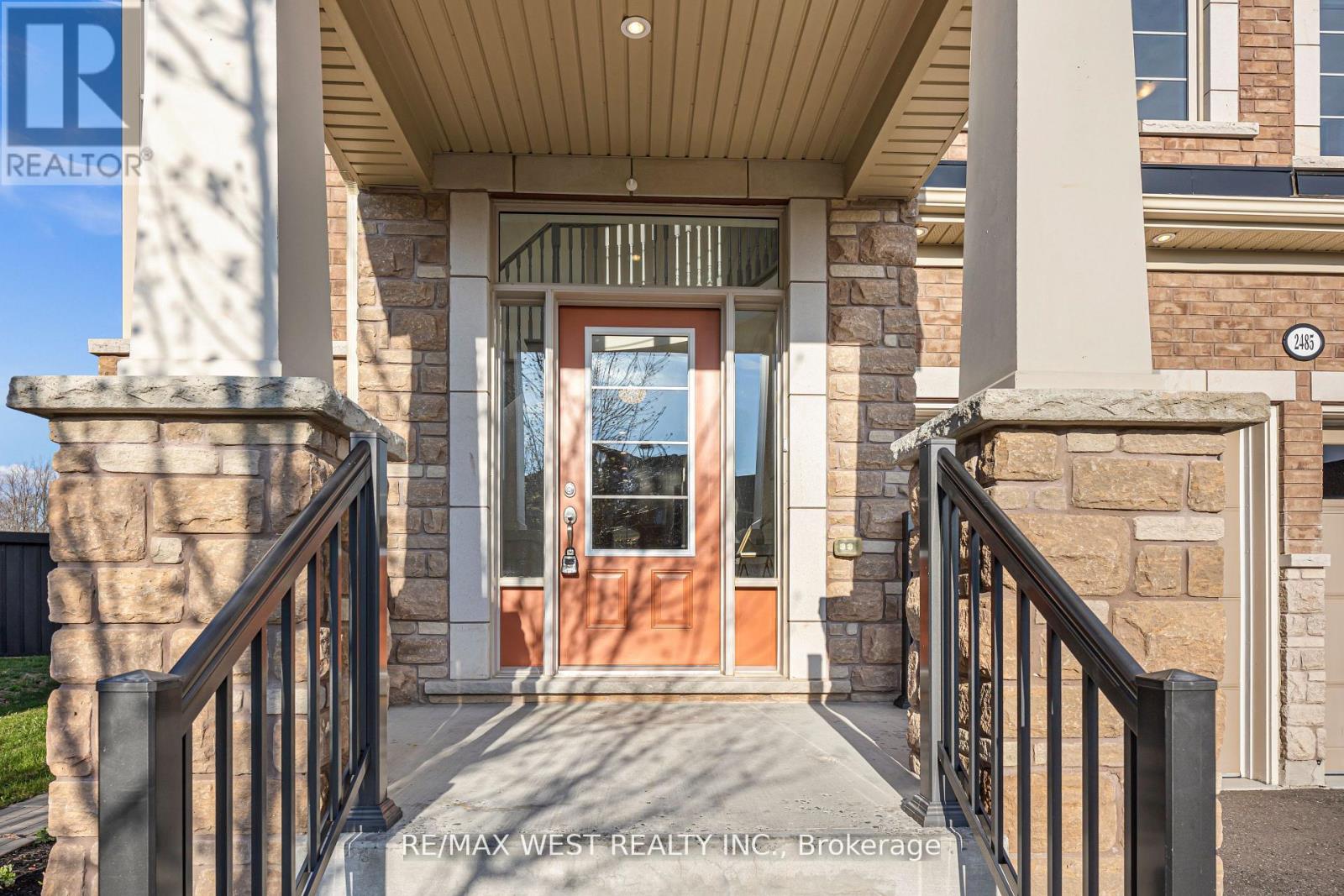 2485 Bandsman Crescent, Oshawa, Ontario  L1L 0M1 - Photo 2 - E12945986