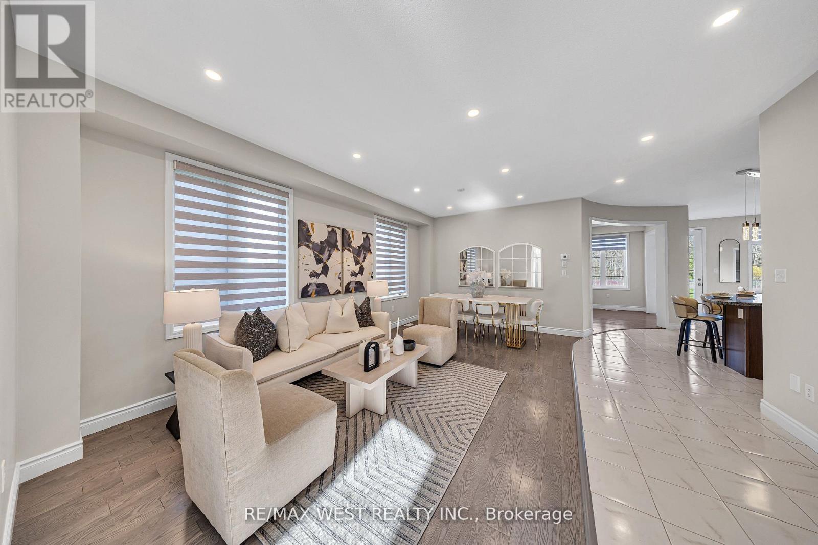 2485 Bandsman Crescent, Oshawa, Ontario  L1L 0M1 - Photo 4 - E12945986