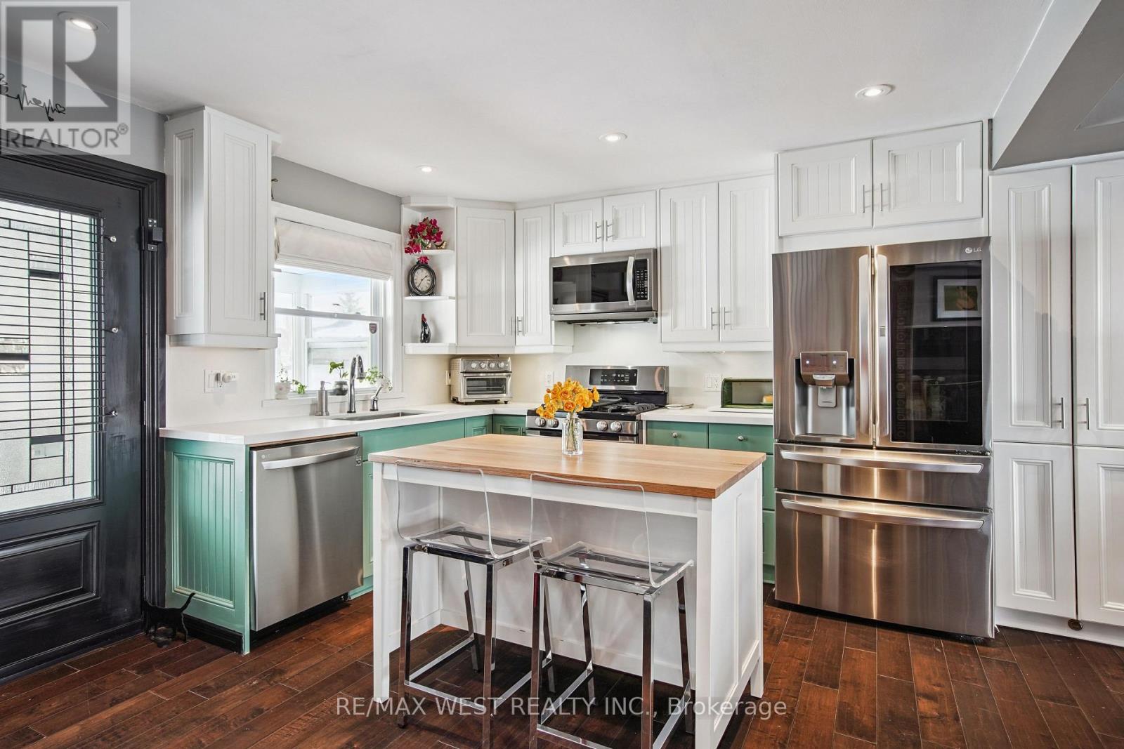 30 Quiet Heights Lane, Georgina, Ontario  L4P 3C8 - Photo 3 - N13058926