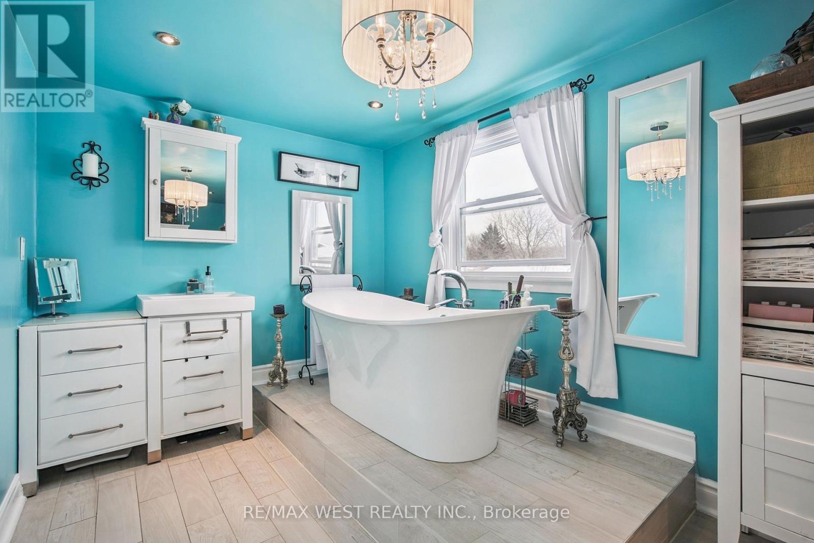 30 Quiet Heights Lane, Georgina, Ontario  L4P 3C8 - Photo 9 - N13058926