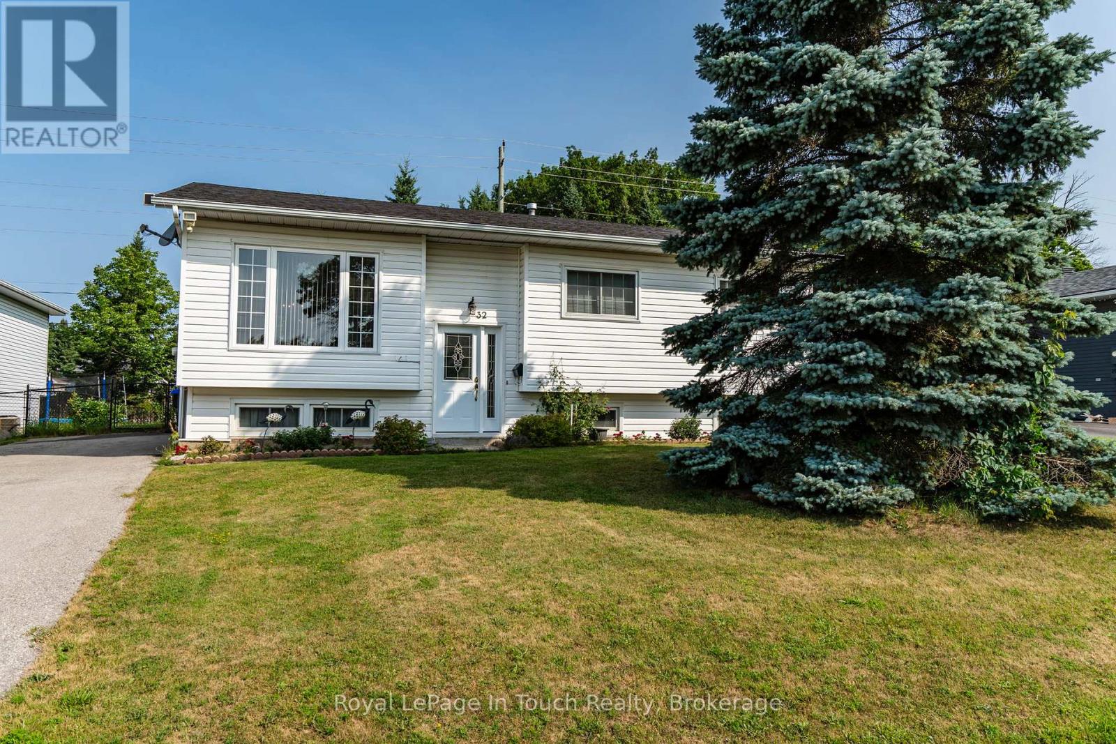 32 BRIDLE ROAD, Penetanguishene, Ontario
