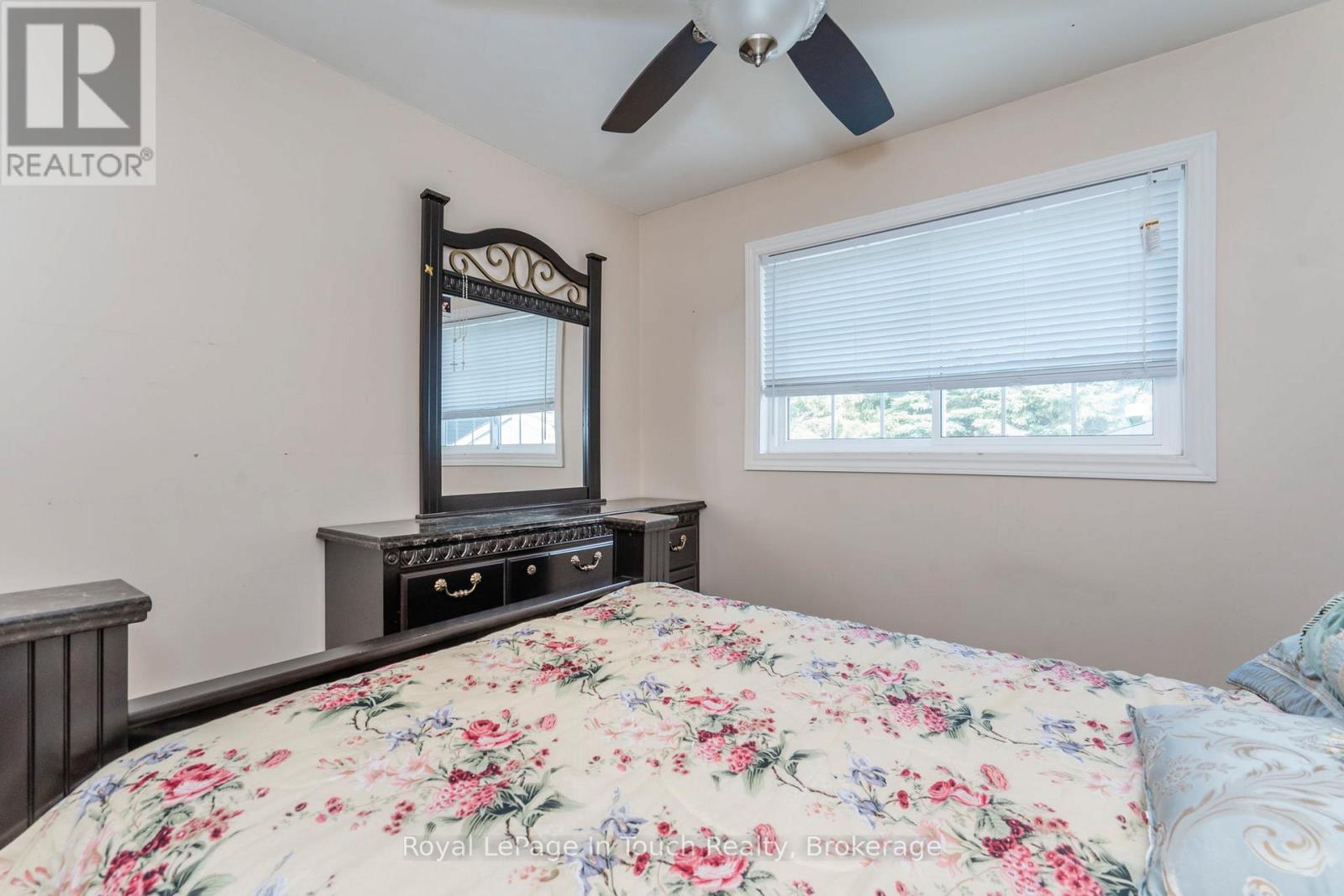 32 Bridle Road, Penetanguishene, Ontario  L9M 1J5 - Photo 17 - S13059230