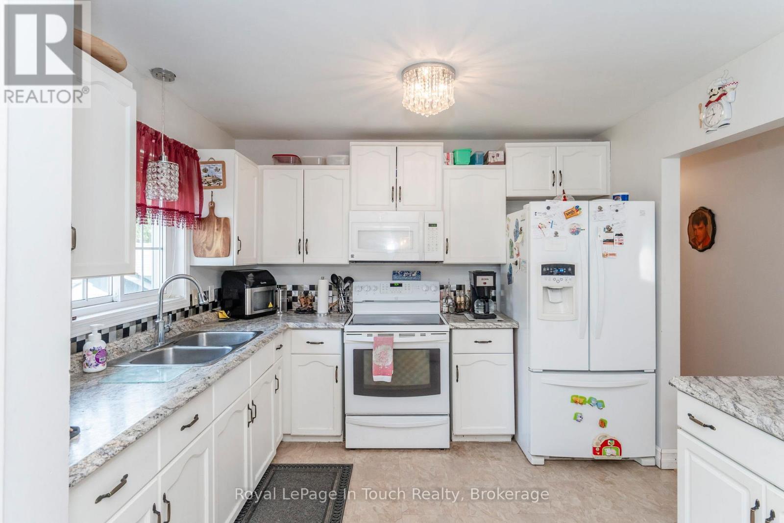 32 Bridle Road, Penetanguishene, Ontario  L9M 1J5 - Photo 6 - S13059230