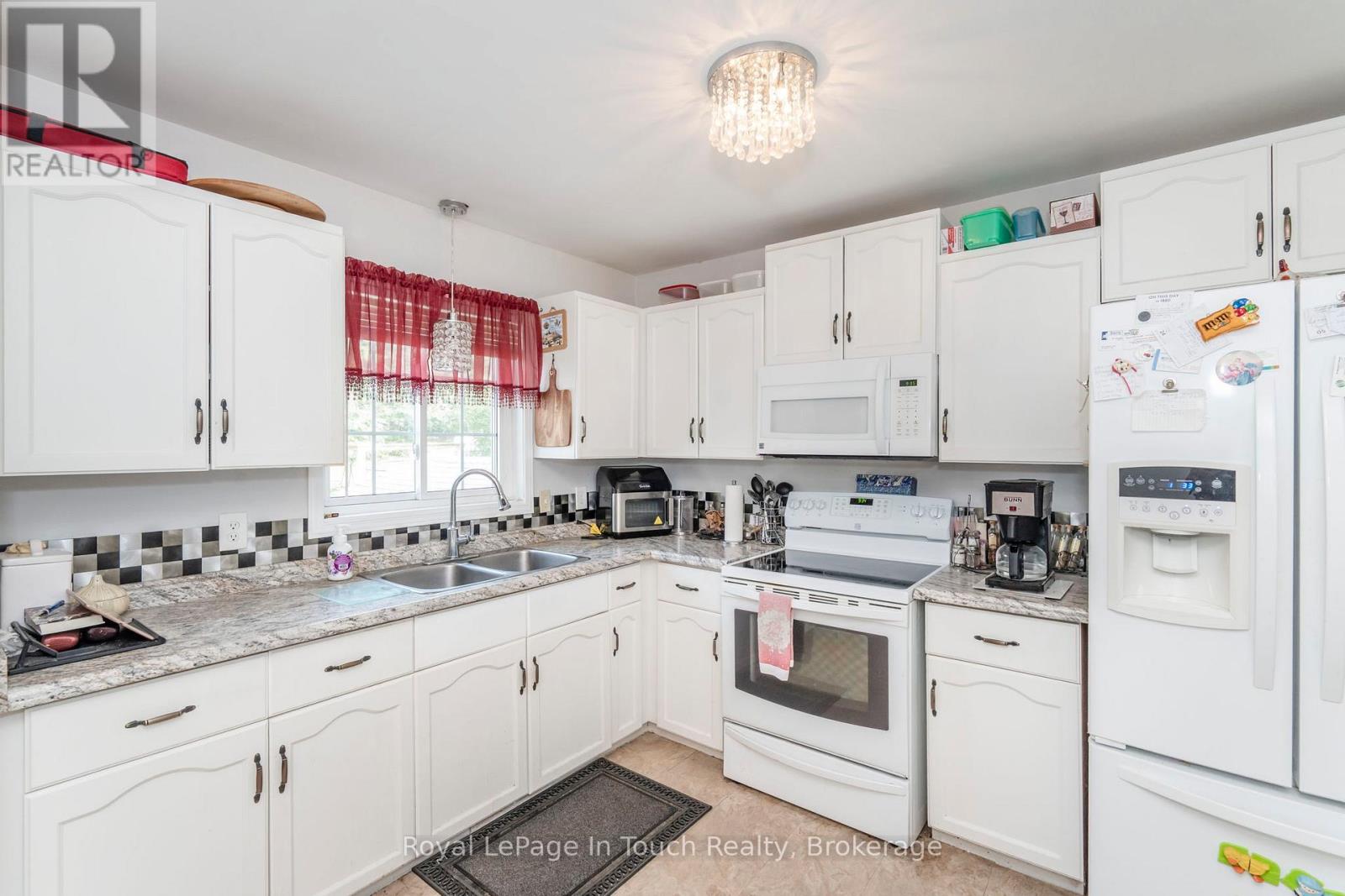 32 Bridle Road, Penetanguishene, Ontario  L9M 1J5 - Photo 8 - S13059230