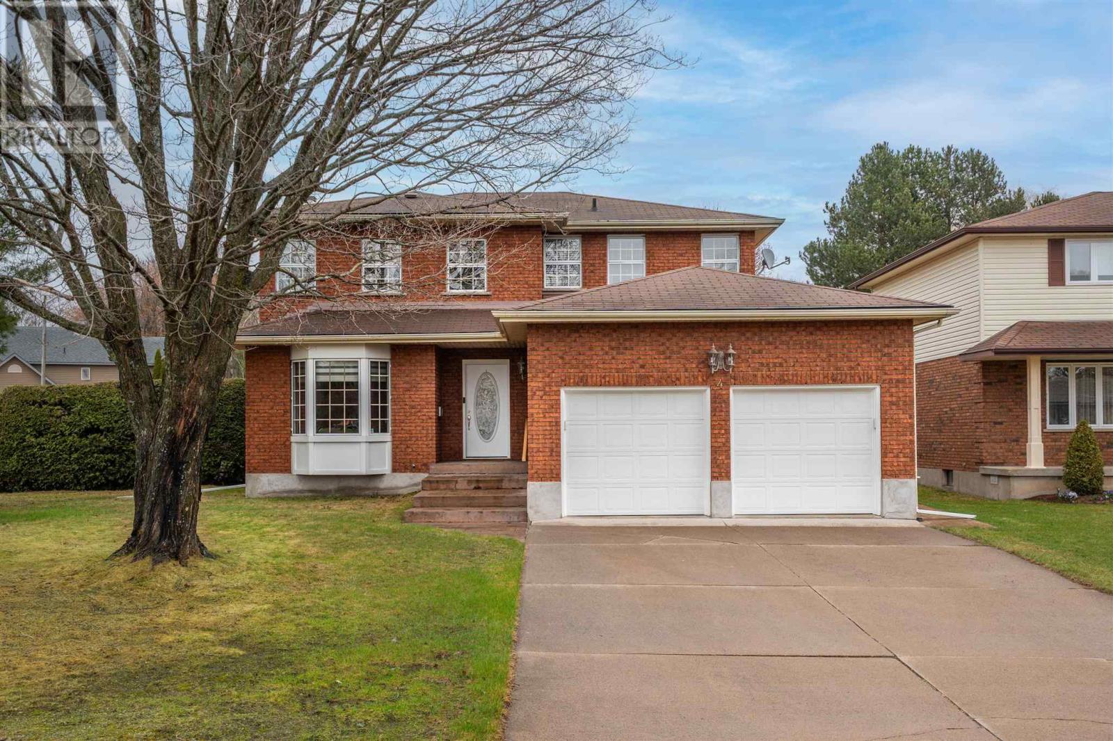 4 Collins AVE, Sault Ste. Marie, Ontario