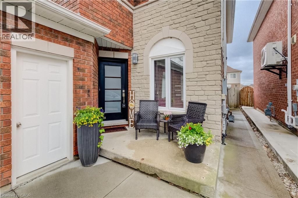 101 Essex Point Drive, Cambridge, Ontario  N1T 1W6 - Photo 3 - 40825353