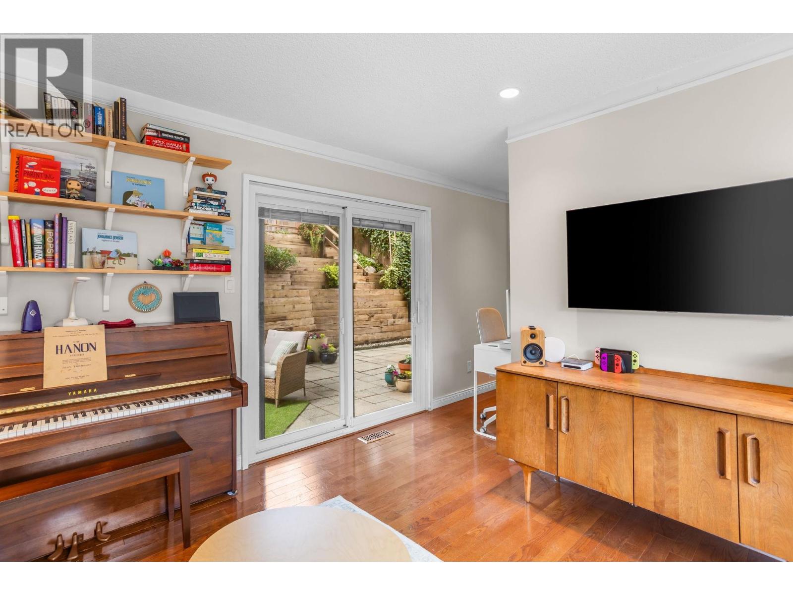 429 Cambridge Way, Port Moody, British Columbia  V3H 3V1 - Photo 12 - R3117313