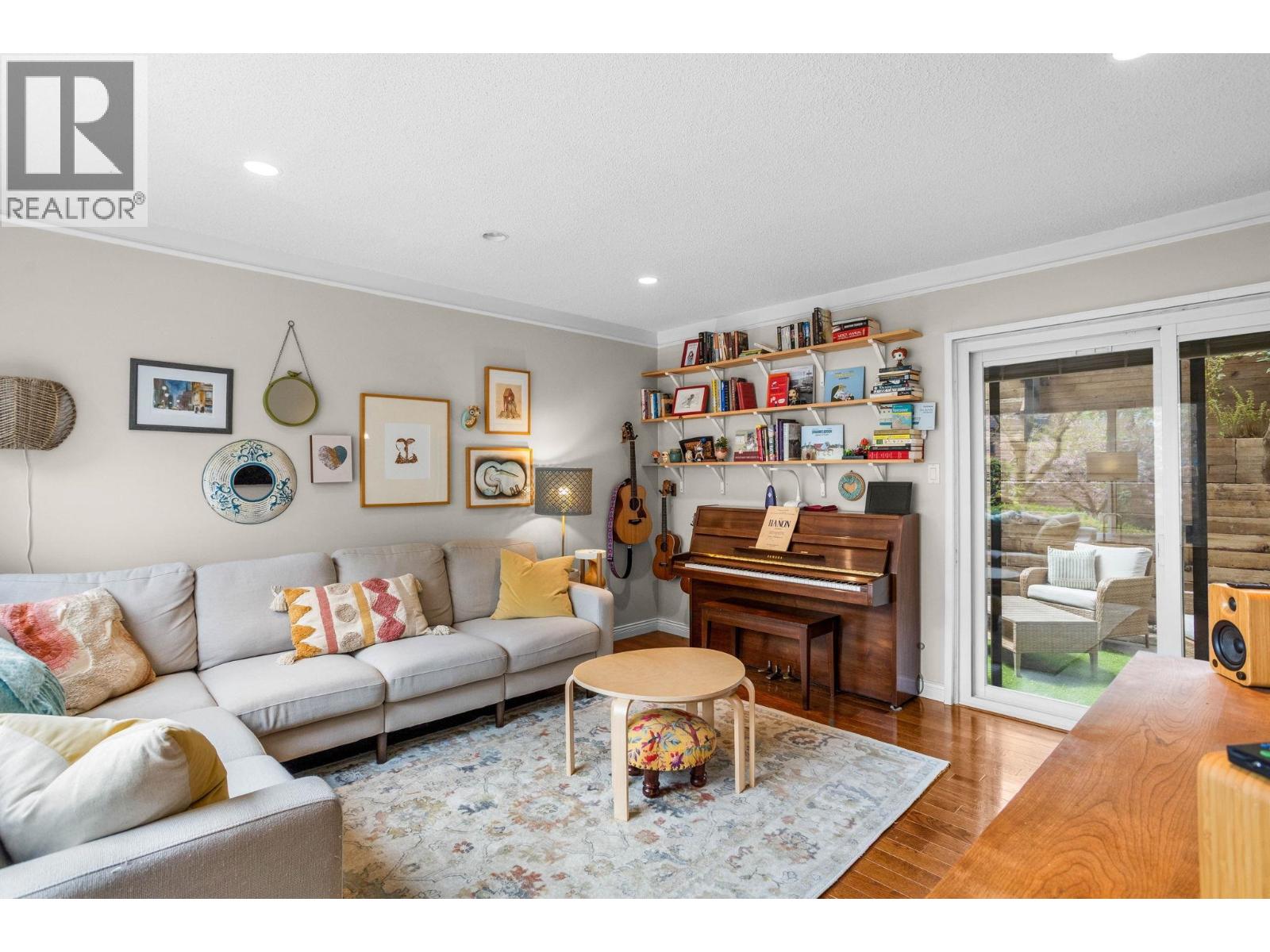 429 Cambridge Way, Port Moody, British Columbia  V3H 3V1 - Photo 9 - R3117313