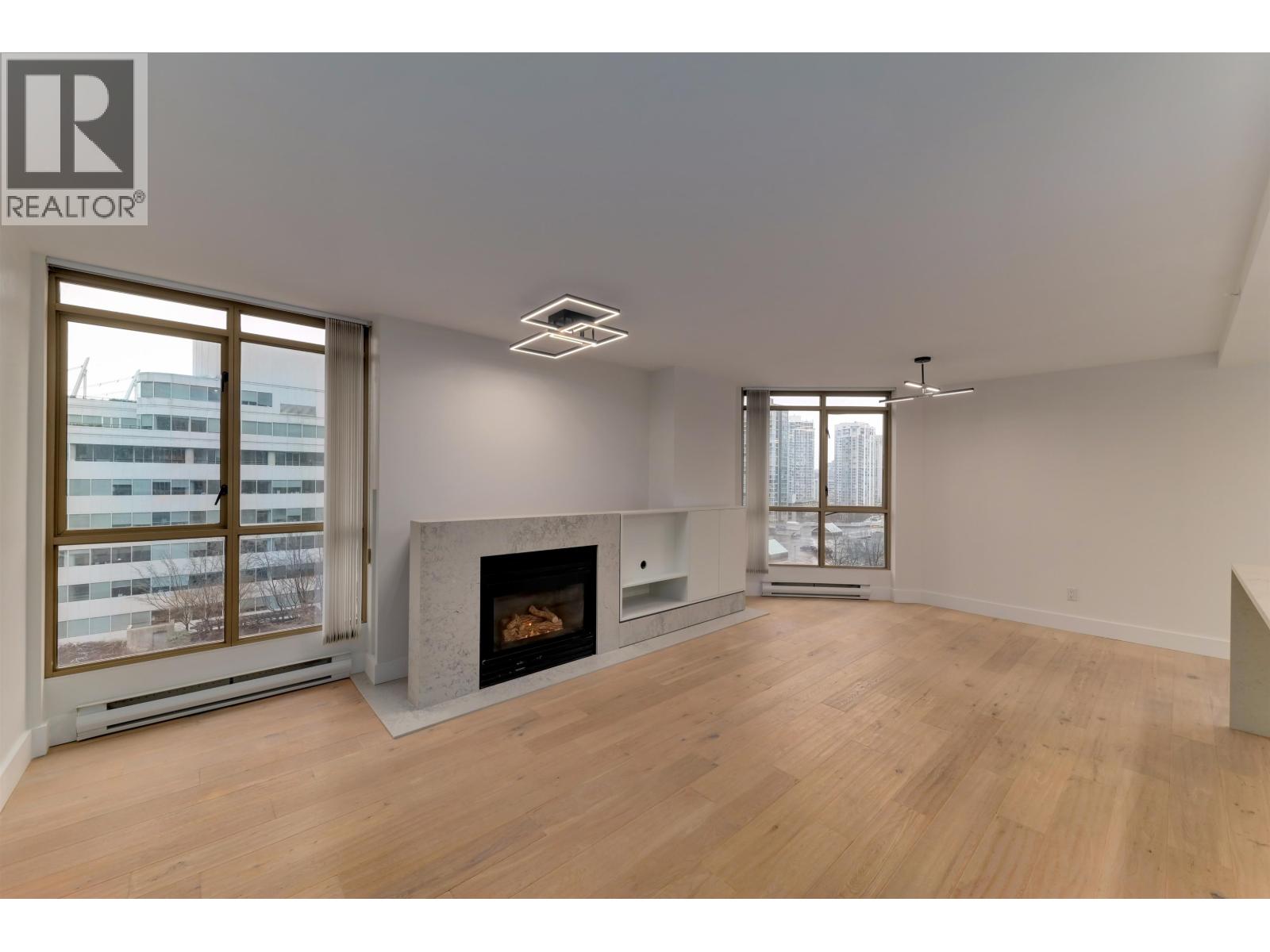 1003 867 Hamilton Street, Vancouver, British Columbia  V6B 6B7 - Photo 2 - R3117321