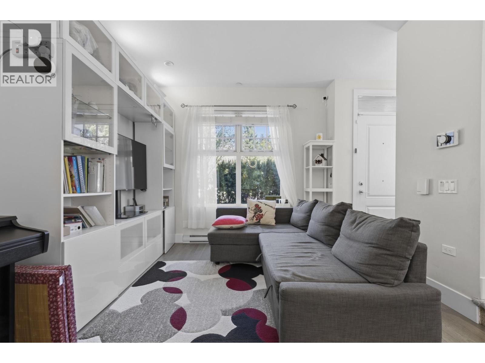 276 W 62nd Avenue, Vancouver, British Columbia  V5X 0H1 - Photo 2 - R3117352