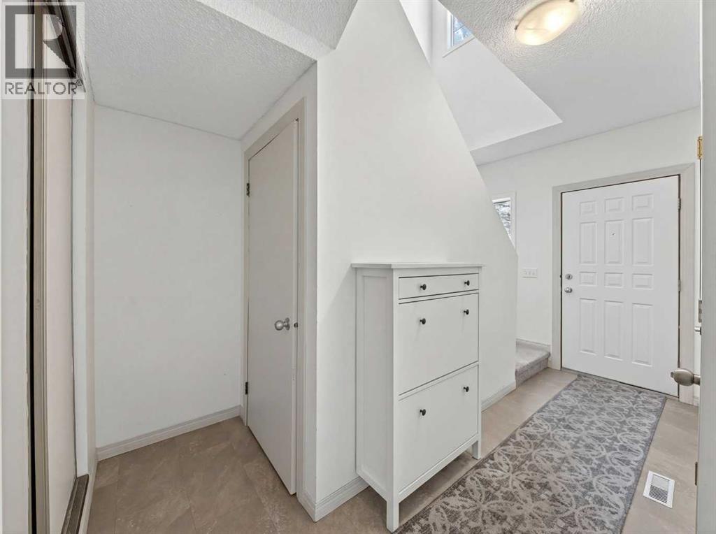 63 Harvest Glen Heights Ne, Calgary, Alberta  T3K 4L3 - Photo 5 - A2291543