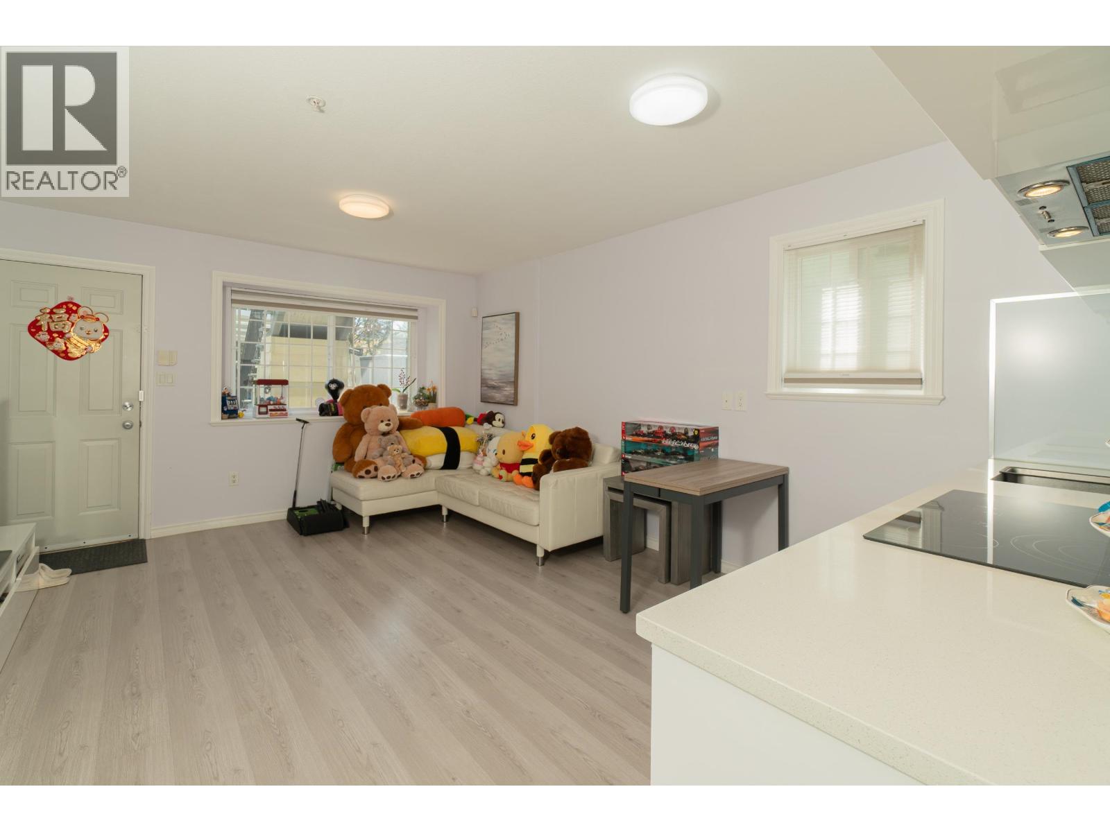 952 E 31st Avenue, Vancouver, British Columbia  V5V 2X4 - Photo 12 - R3117339