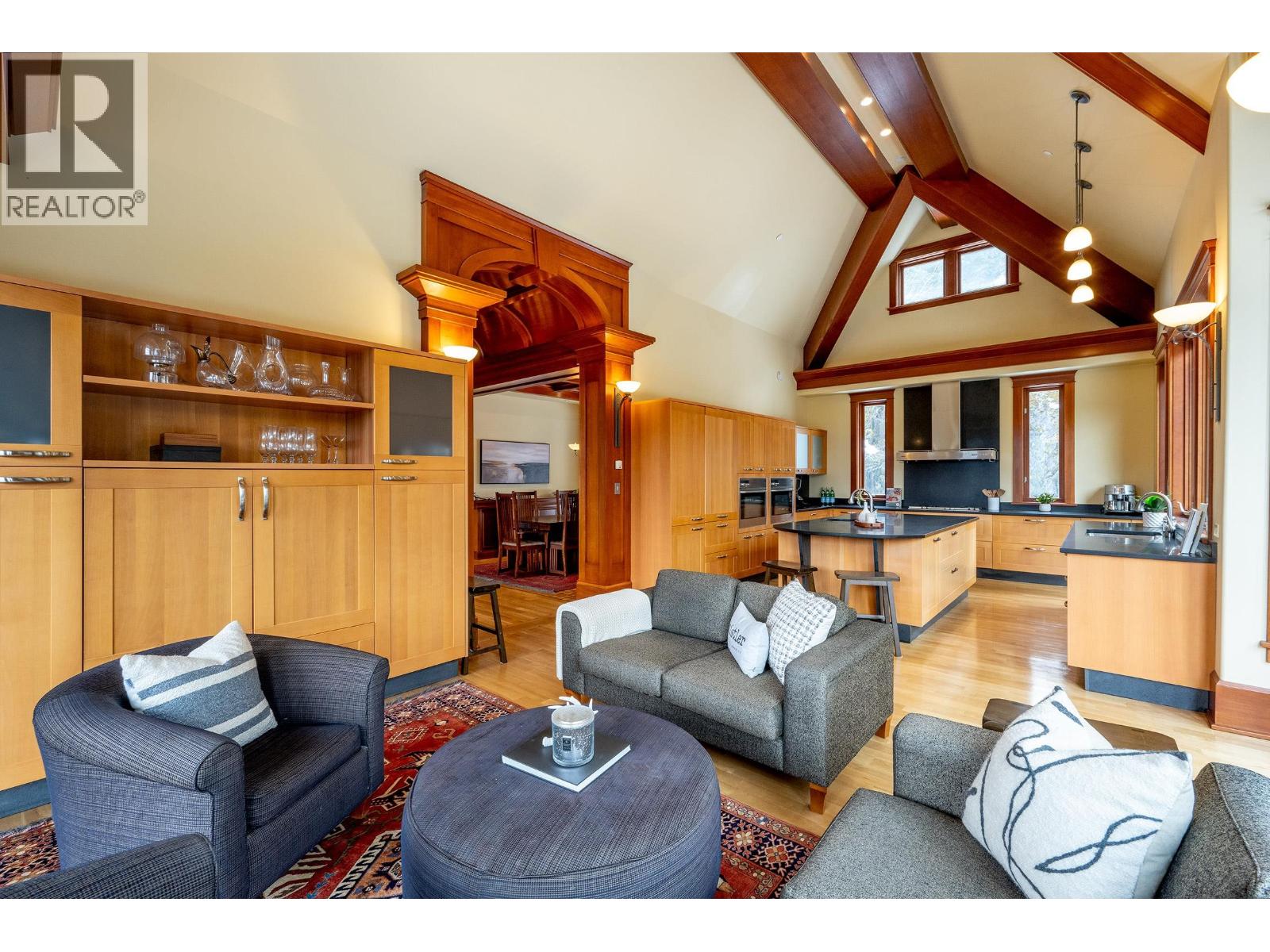 3833 Sunridge Drive, Whistler, British Columbia  V8E 0W1 - Photo 6 - R3117343