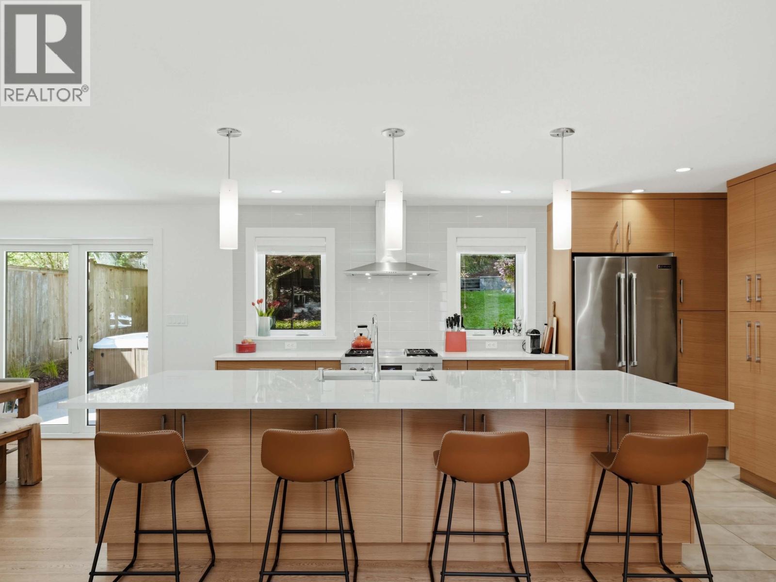 2708 Byron Road, North Vancouver, British Columbia  V7H 1M2 - Photo 3 - R3117370