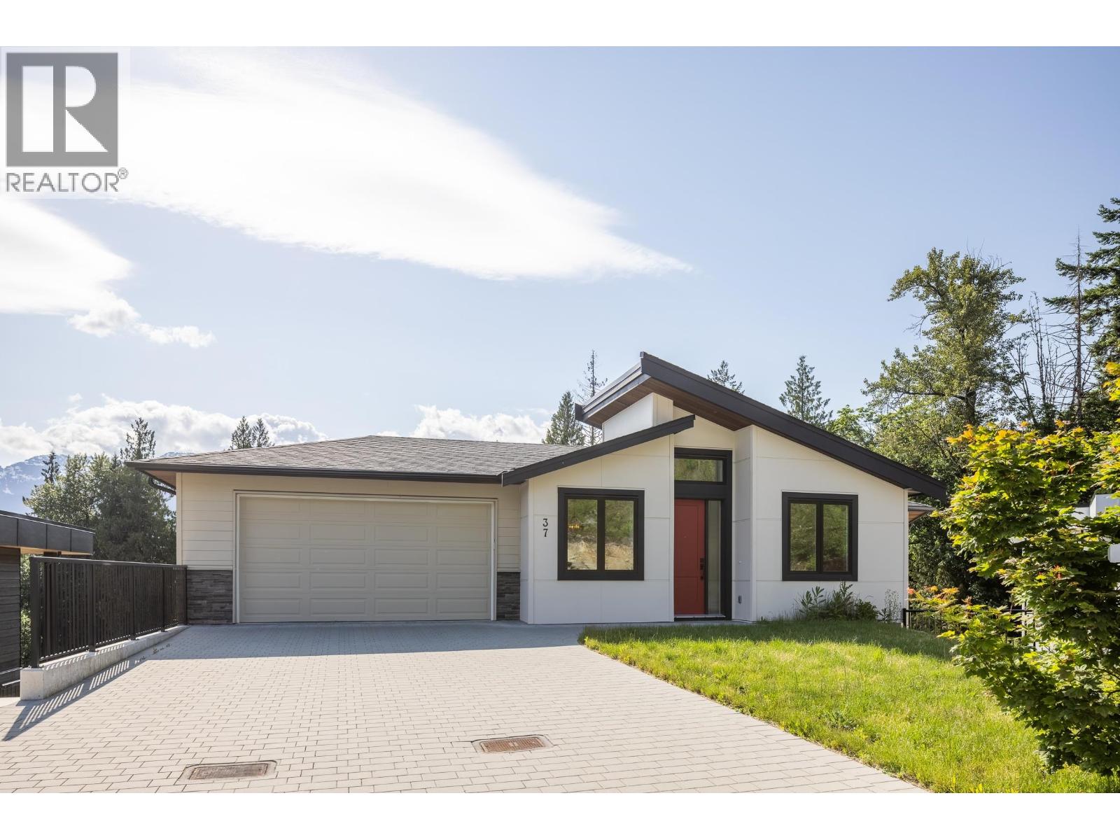 37 3385 MAMQUAM ROAD, Squamish, British Columbia