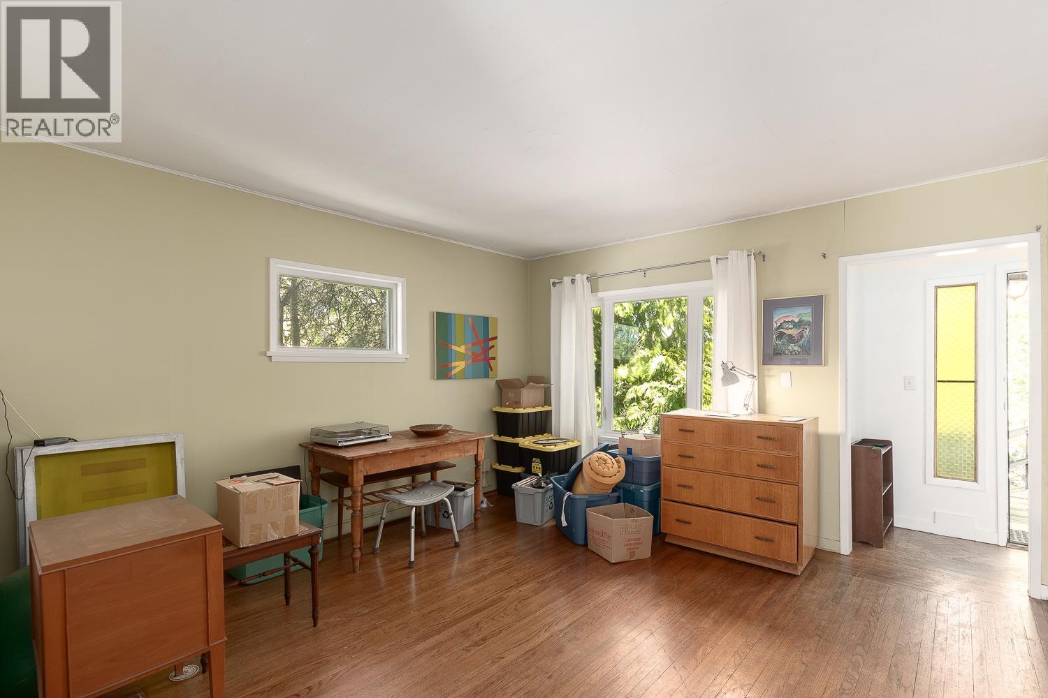 2002 E 13th Avenue, Vancouver, British Columbia  V5N 2C4 - Photo 11 - R3117376