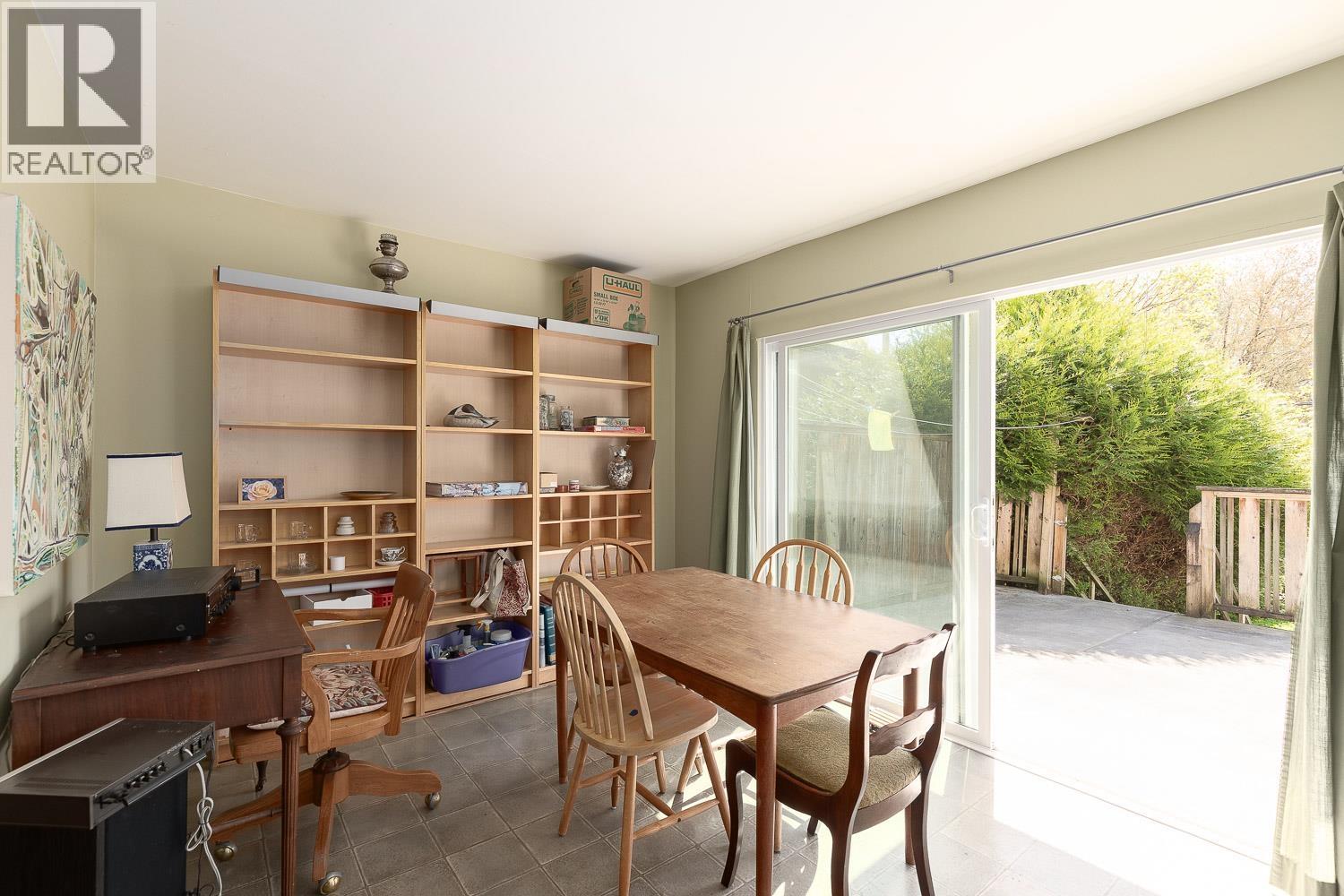 2002 E 13th Avenue, Vancouver, British Columbia  V5N 2C4 - Photo 15 - R3117376