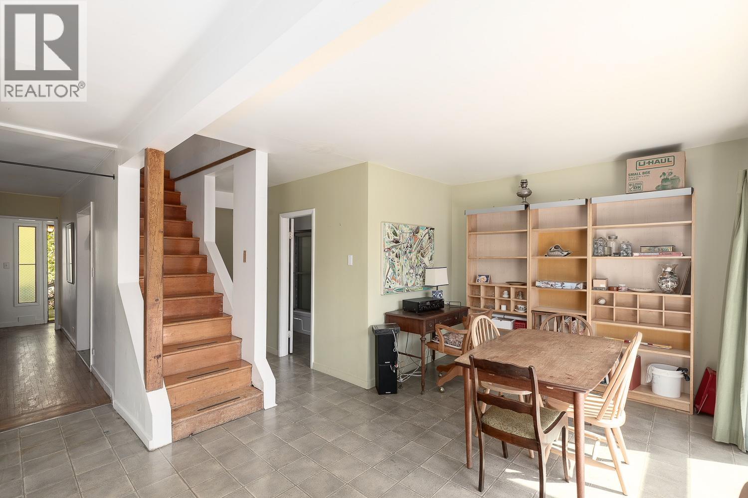 2002 E 13th Avenue, Vancouver, British Columbia  V5N 2C4 - Photo 16 - R3117376