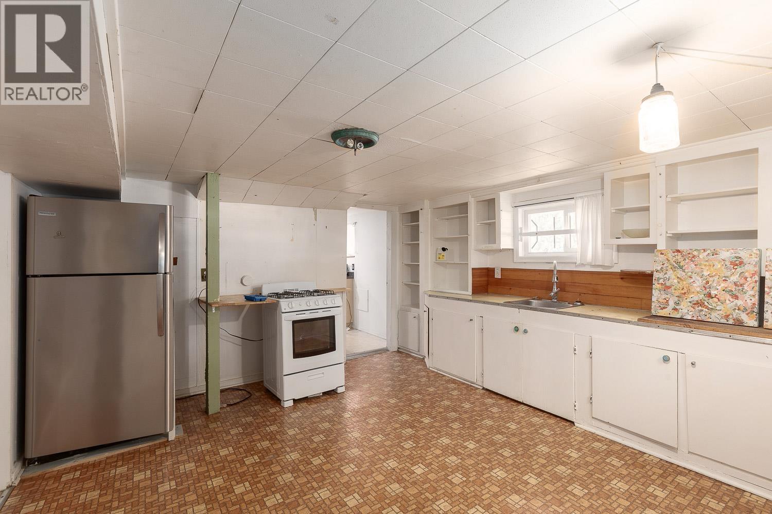 2002 E 13th Avenue, Vancouver, British Columbia  V5N 2C4 - Photo 23 - R3117376