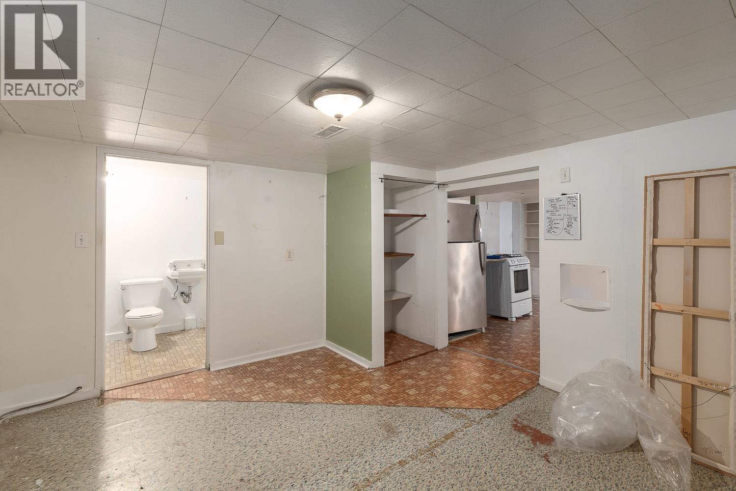 2002 E 13th Avenue, Vancouver, British Columbia  V5N 2C4 - Photo 24 - R3117376