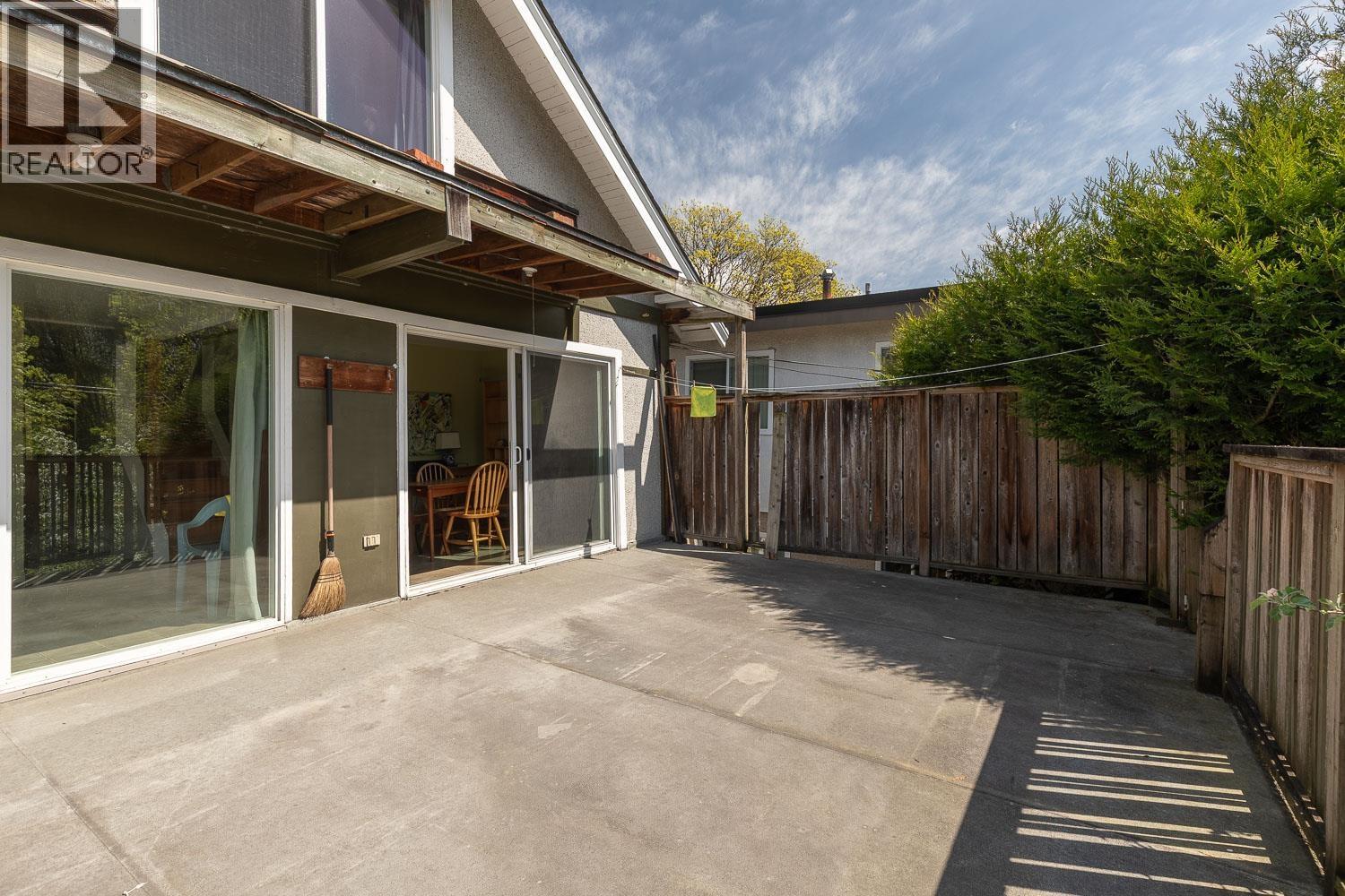 2002 E 13th Avenue, Vancouver, British Columbia  V5N 2C4 - Photo 26 - R3117376