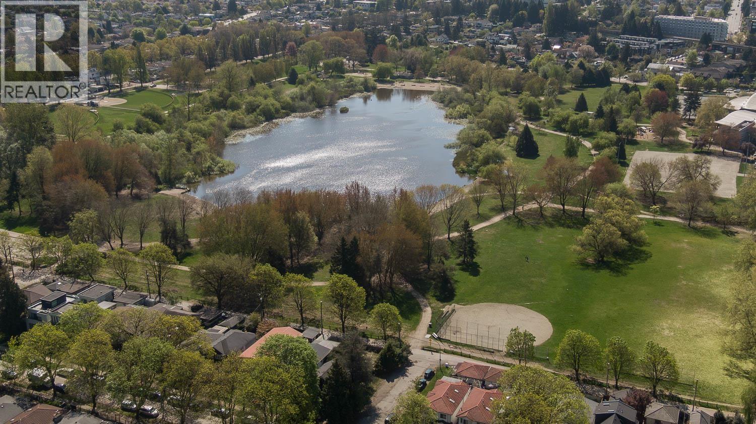 2002 E 13th Avenue, Vancouver, British Columbia  V5N 2C4 - Photo 6 - R3117376