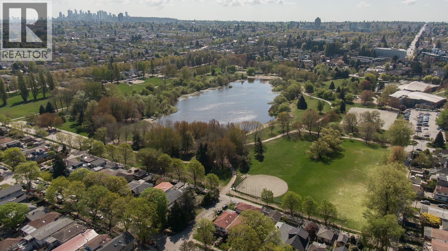 2002 E 13th Avenue, Vancouver, British Columbia  V5N 2C4 - Photo 7 - R3117376