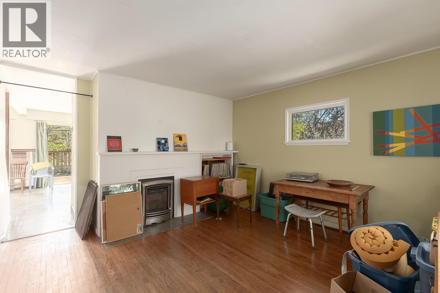 2002 E 13th Avenue, Vancouver, British Columbia  V5N 2C4 - Photo 9 - R3117376