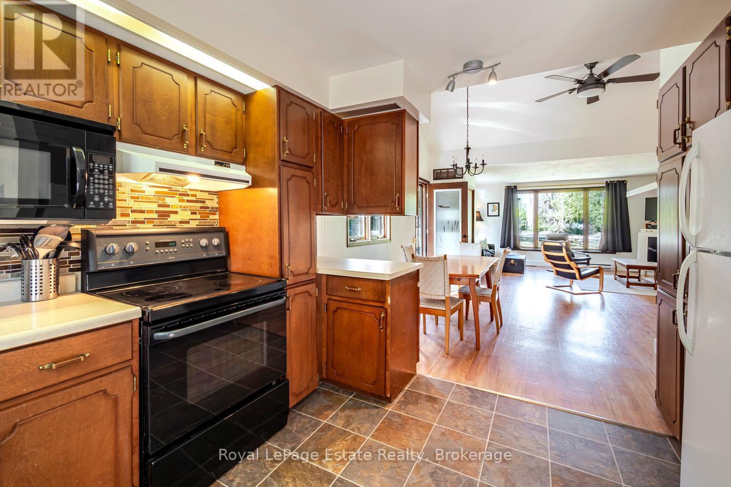 1207 Sauble Falls Road, South Bruce Peninsula, Ontario  N0H 2G0 - Photo 18 - X13059100