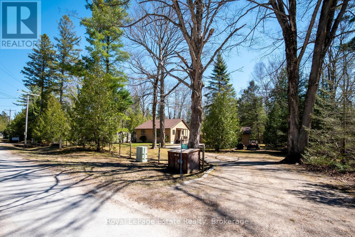 1207 Sauble Falls Road, South Bruce Peninsula, Ontario  N0H 2G0 - Photo 39 - X13059100