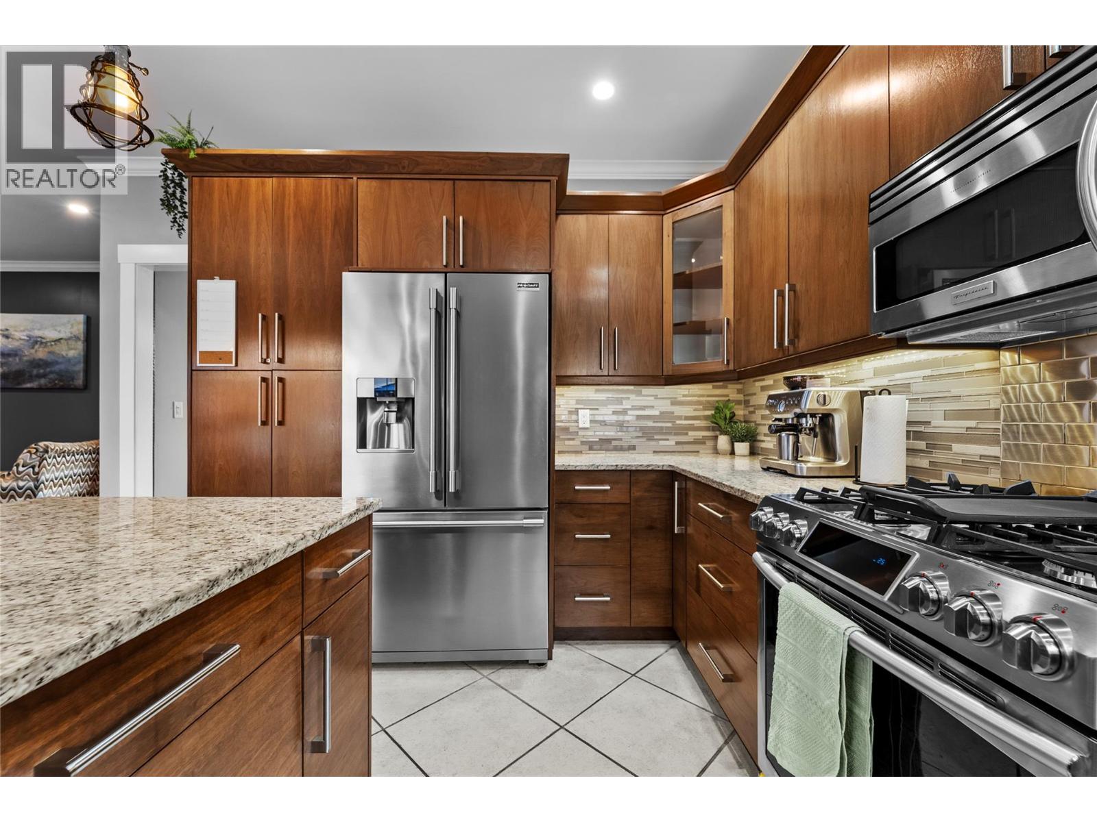 1052 Quail Drive, Kamloops, British Columbia  V2B 8N9 - Photo 7 - 10385318