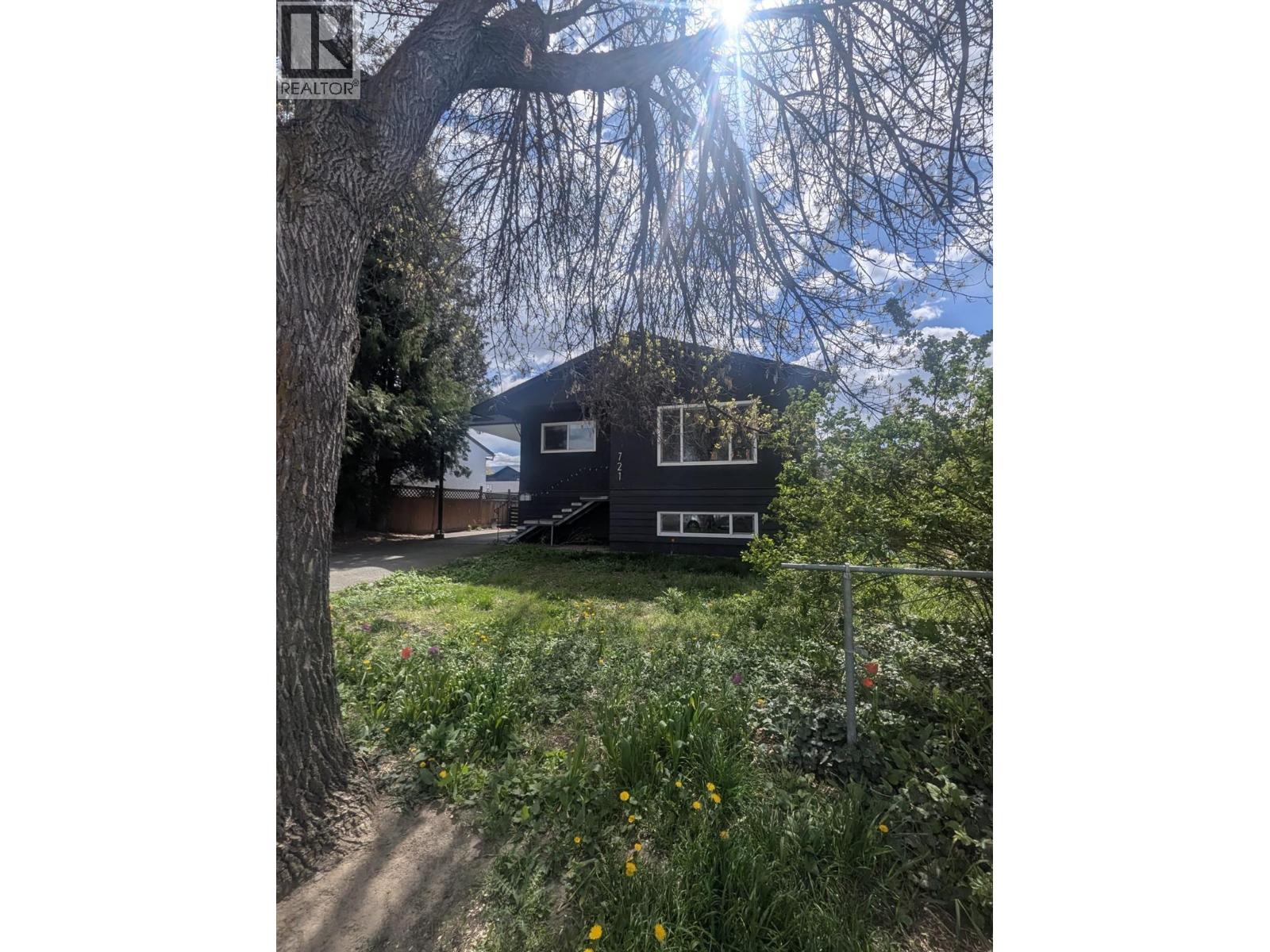 721 Raymer Avenue, Kelowna, British Columbia  V1Y 4Z7 - Photo 2 - 10385351